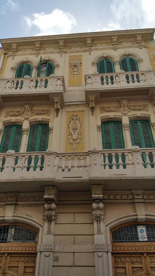 Palazzo Lagioia 2: Prestigioso Miniappartamento Triggiano Exterior foto